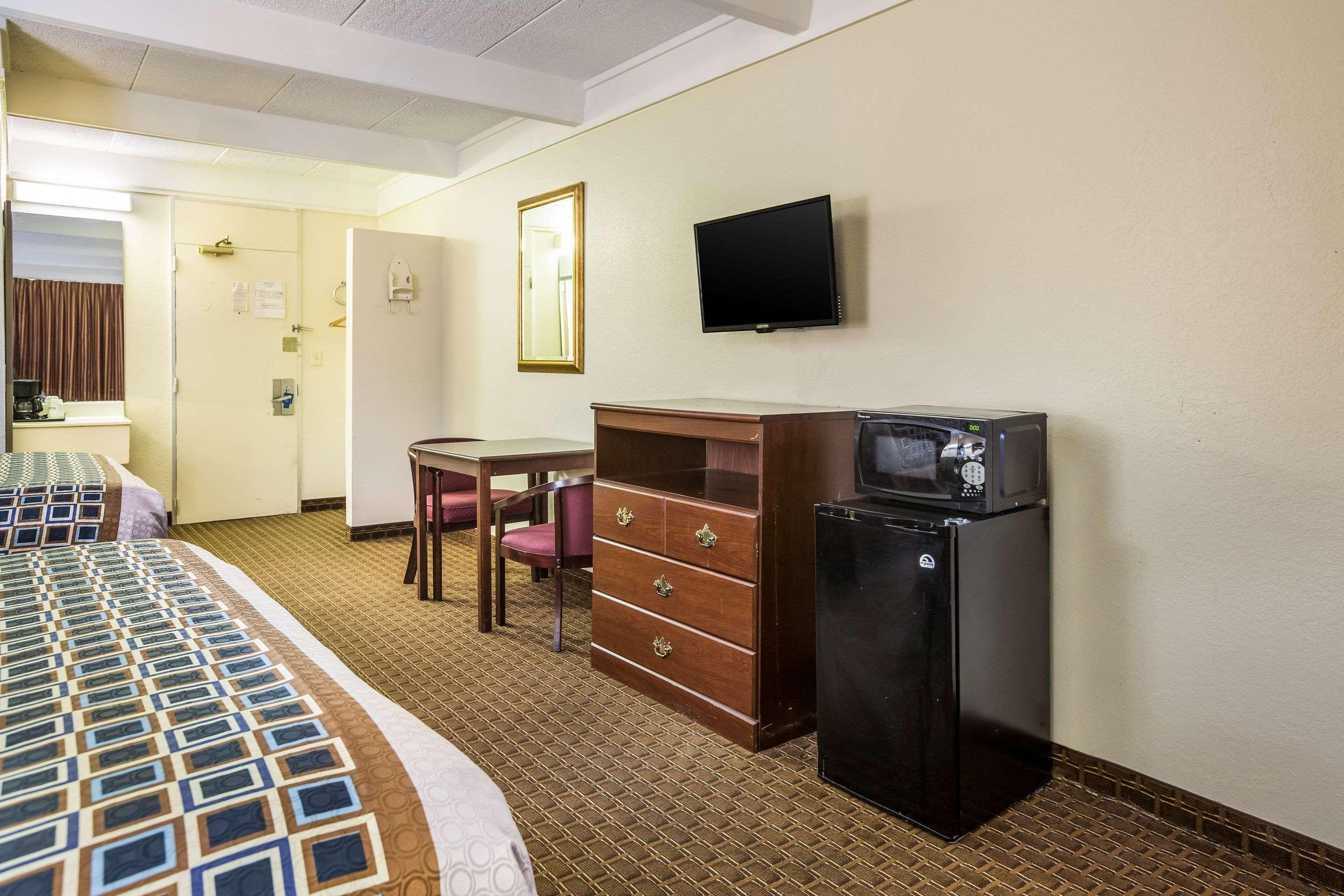 Super 8 By Wyndham Macon Ga Hotel Buitenkant foto