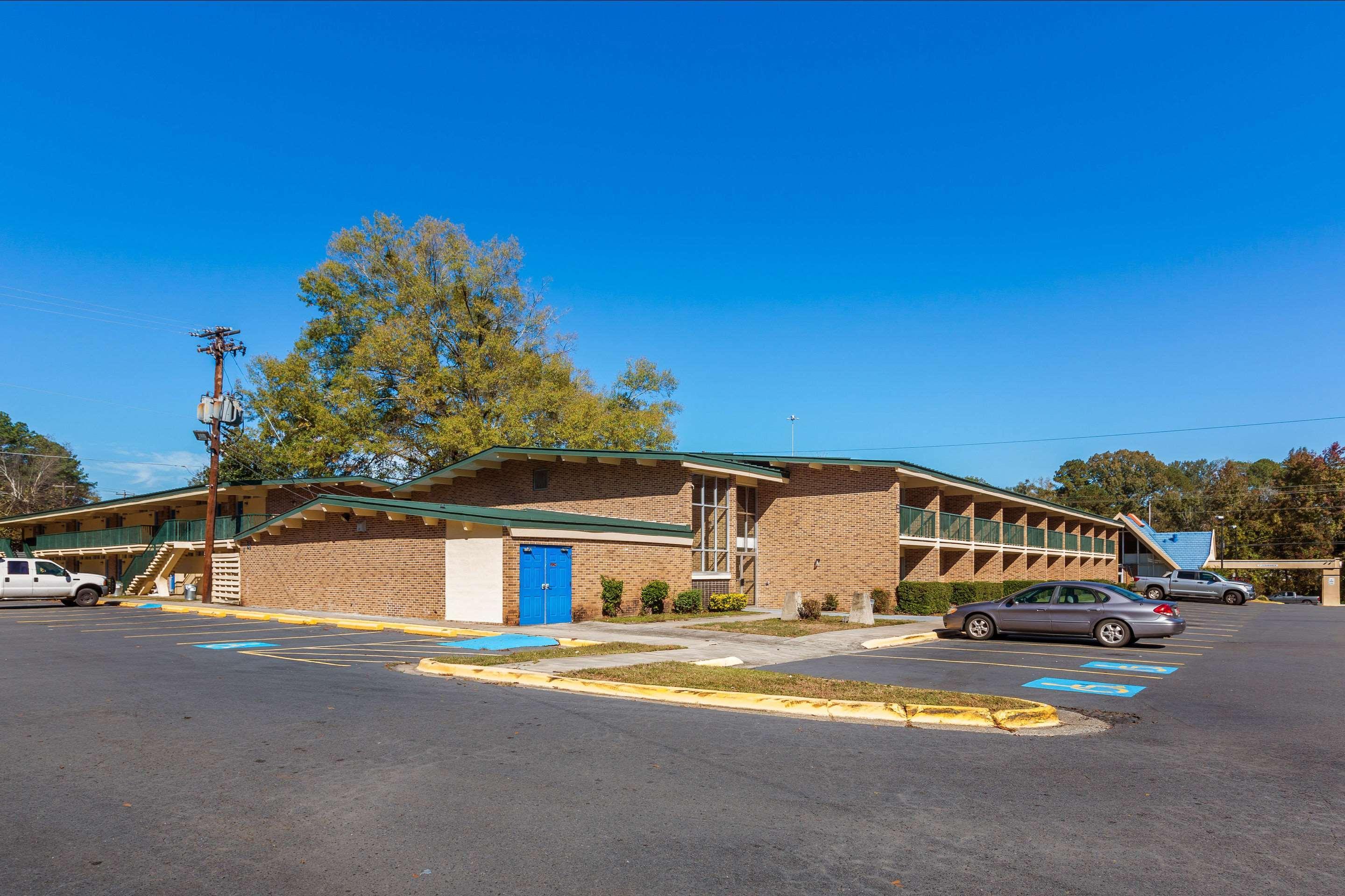 Super 8 By Wyndham Macon Ga Hotel Buitenkant foto